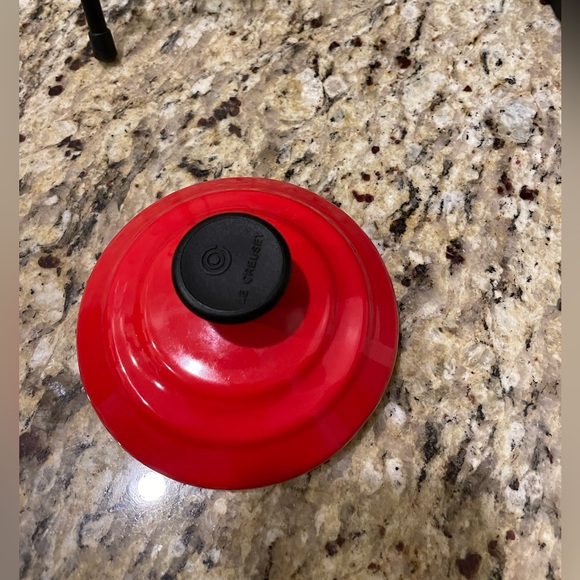 Le Creuset Large Tea Pot - Cherise Red 1.7 qt - Picture 7 of 12